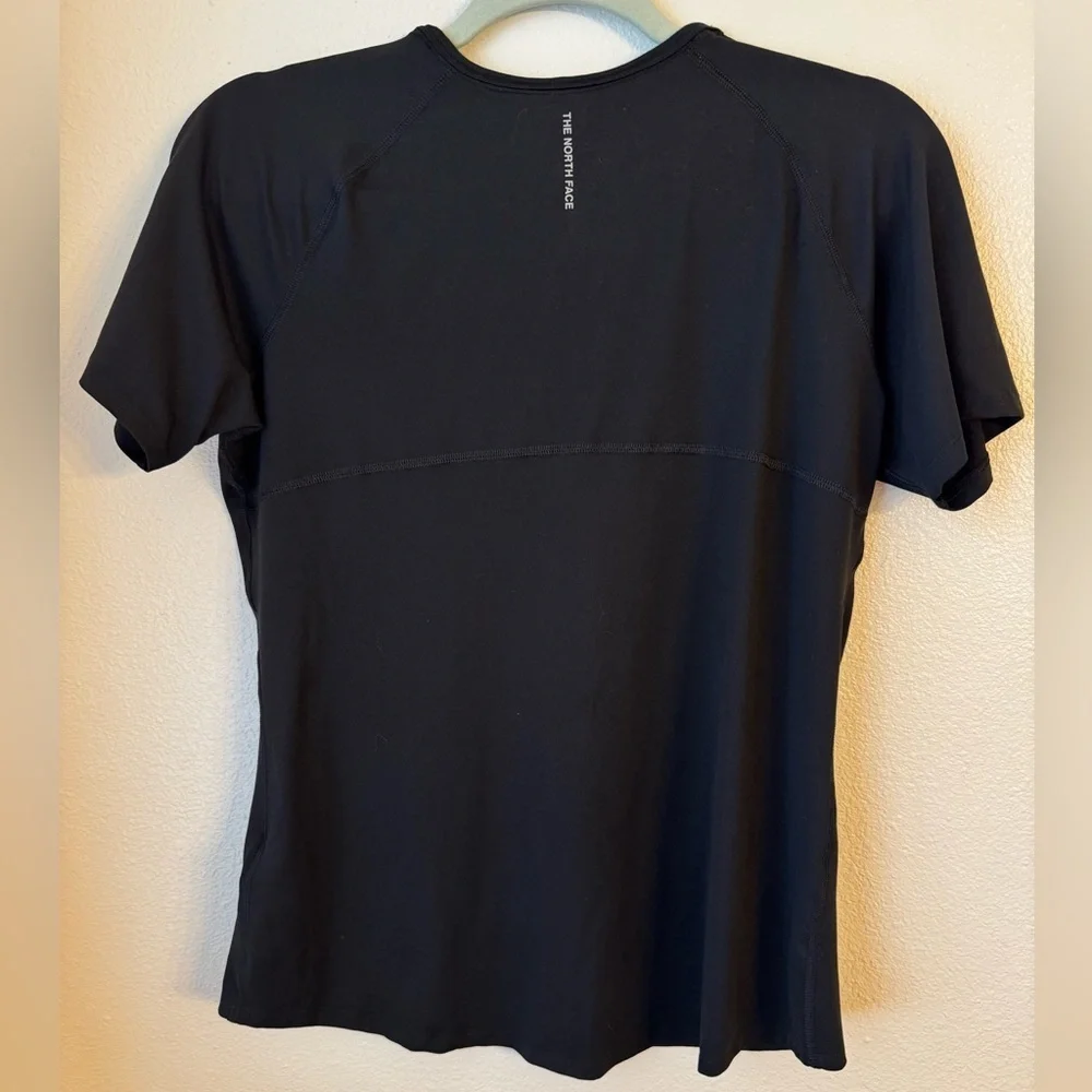 The North Face Women's Classic Blk Workout/Hiking Tee - Picture 3 of 5